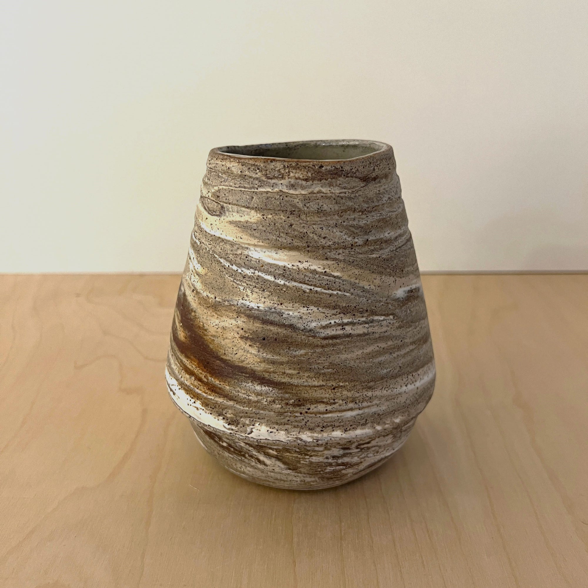 Swirl vase mellem