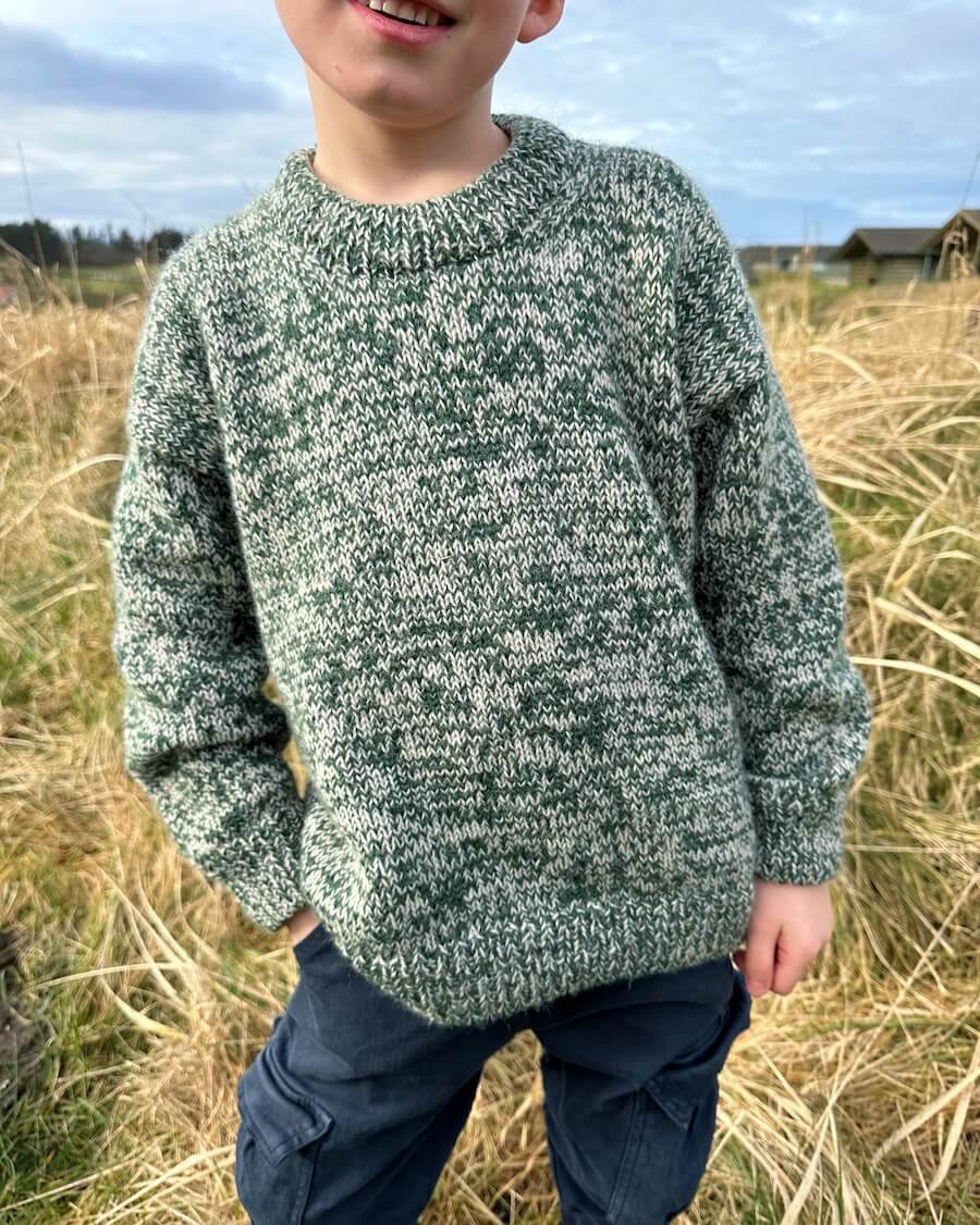 Melange Sweater Junior. PetiteKnit strikkeopskrift